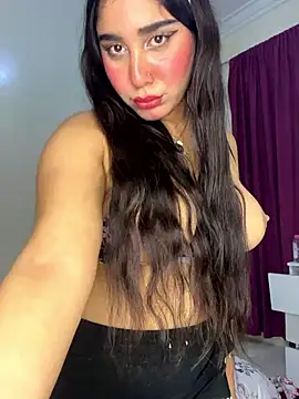 Snapshot of Meryem_Queen chatting on 03/04/25, 11:54 Meryem Queen online show from 03/04/25, 11:54