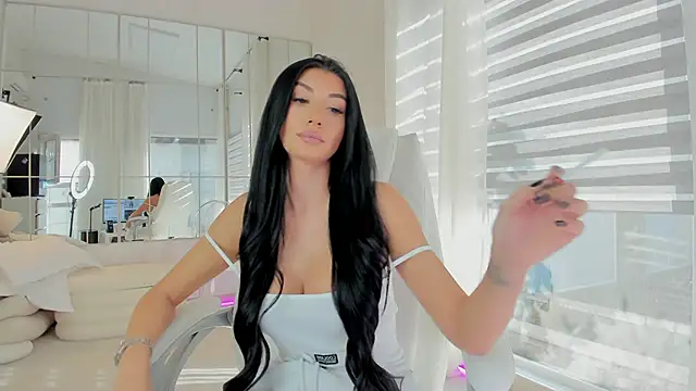 Snapshot of missdiamond_ chatting on 10/29/25, 08:05 missdiamond online show from 10/29/25, 08:05