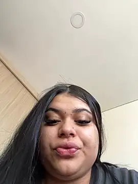 alissonfernandez  online show from 01/13/25, 12:56