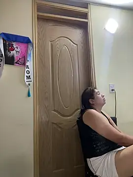 alissonfernandez  online show from 04/04/26, 09:34