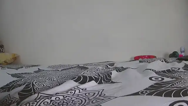 Snapshot of Nadesdhaa chatting on 11/07/25, 01:44 Nadesdhaa online show from 11/07/25, 01:44