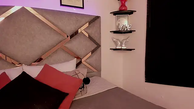 Snapshot of marian_pinzon chatting on 01/25/25, 02:47 marian pinzon online show from 01/25/25, 02:47