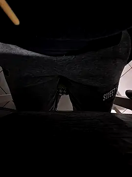 Snapshot of HardWolf2024 chatting on 12/21/24, 02:19 HardWolf2024 online show from 12/21/24, 02:19