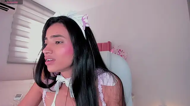 Snapshot of Ninamirley chatting on 12/13/24, 02:16 Ninamirley online show from 12/13/24, 02:16