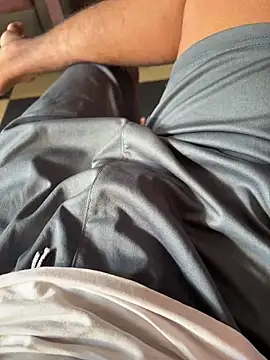 Desiboy   21 online show from 12/15/24, 03:24