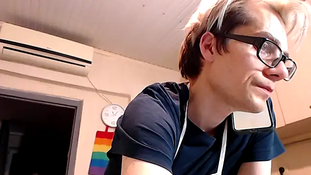 ShineMax18 online show from 12/07/24, 07:10