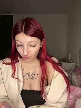 Snapshot of Alissa_kiss chatting on 01/08/25, 04:33 Alissa kiss online show from 01/08/25, 04:33