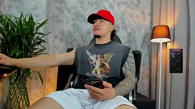 boyc022  online show from 11/22/25, 09:58