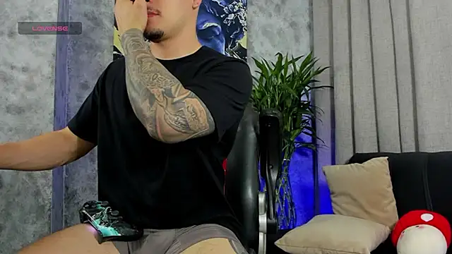 boyc022  online show from 02/04/26, 11:53