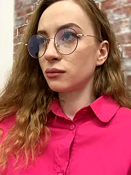 Snapshot of _AngelMoon_ chatting on 10/27/25, 03:43 AngelMoon online show from 10/27/25, 03:43