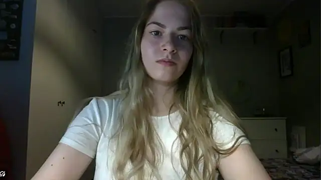 Snapshot of ROSIEx_sweet chatting on 10/24/25, 07:16 ROSIEx sweet online show from 10/24/25, 07:16