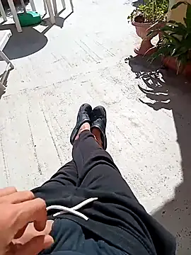 Snapshot of MrTamburine22 chatting on 10/02/25, 11:17 MrTamburine22 online show from 10/02/25, 11:17