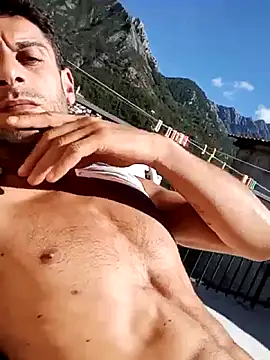 Snapshot of MrTamburine22 chatting on 10/07/25, 11:18 MrTamburine22 online show from 10/07/25, 11:18