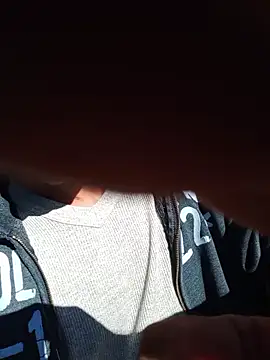 Snapshot of MrTamburine22 chatting on 11/04/25, 02:05 MrTamburine22 online show from 11/04/25, 02:05