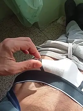 Snapshot of MrTamburine22 chatting on 11/21/25, 12:15 MrTamburine22 online show from 11/21/25, 12:15