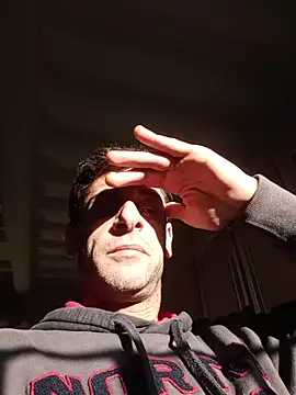 Snapshot of MrTamburine22 chatting on 12/14/25, 02:11 MrTamburine22 online show from 12/14/25, 02:11