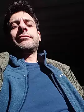 Snapshot of MrTamburine22 chatting on 02/06/26, 12:30 MrTamburine22 online show from 02/06/26, 12:30