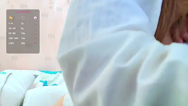 hornybarelylegalgirl online show from 02/02/25, 09:56