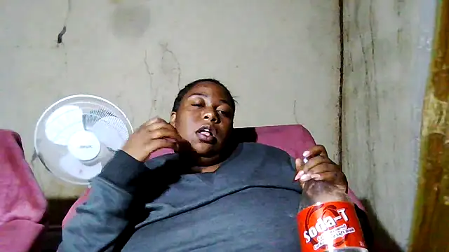 Snapshot of bustyboobs6 chatting on 09/12/25, 07:58 bustyboobs6 online show from 09/12/25, 07:58