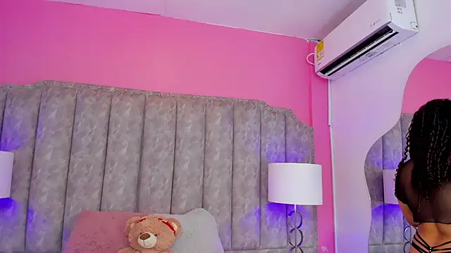 CoralHarmon online show from 01/08/25, 02:03