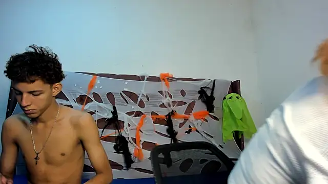 smiths couple online show from 10/20/25, 01:22