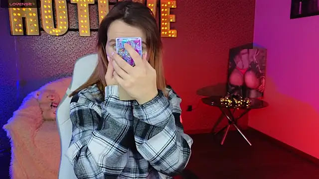 Snapshot of AliceBYKiss chatting on 12/09/24, 03:33 AliceBYKiss online show from 12/09/24, 03:33