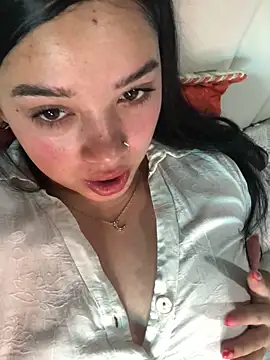 Snapshot of Julieta_333 chatting on 09/13/25, 03:45 Julieta 333 online show from 09/13/25, 03:45