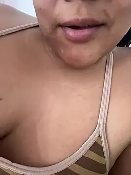 Snapshot of kiyomi-amour chatting on 12/27/24, 12:18 kiyomi-amour online show from 12/27/24, 12:18