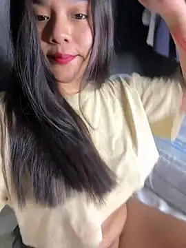 Snapshot of kiyomi-amour chatting on 01/22/25, 06:42 kiyomi-amour online show from 01/22/25, 06:42