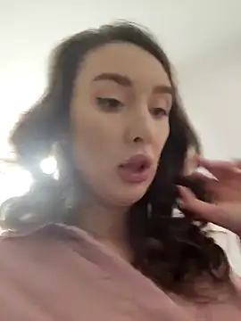 Snapshot of LeylaGracey chatting on 02/04/25, 05:31 LeylaGracey online show from 02/04/25, 05:31