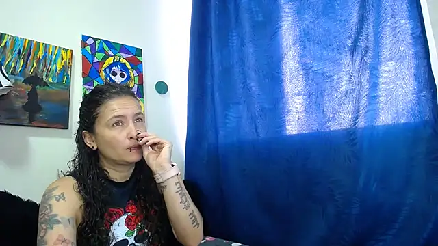 Snapshot of Leyla_Horny_Bg chatting on 09/11/25, 10:21 Leyla Horny Bg online show from 09/11/25, 10:21