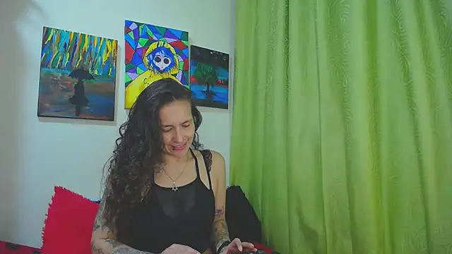 Snapshot of Leyla_Horny_Bg chatting on 11/24/25, 12:43 Leyla Horny Bg online show from 11/24/25, 12:43