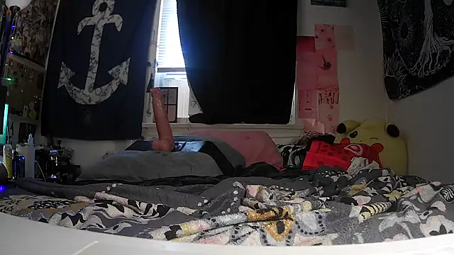 Snapshot of ATwinkie chatting on 09/14/25, 03:44 ATwinkie online show from 09/14/25, 03:44