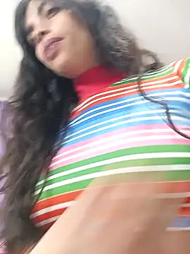 Snapshot of dholcee chatting on 01/15/25, 01:41 dholcee online show from 01/15/25, 01:41