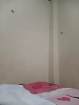 Snapshot of dholcee chatting on 03/14/25, 10:38 dholcee online show from 03/14/25, 10:38