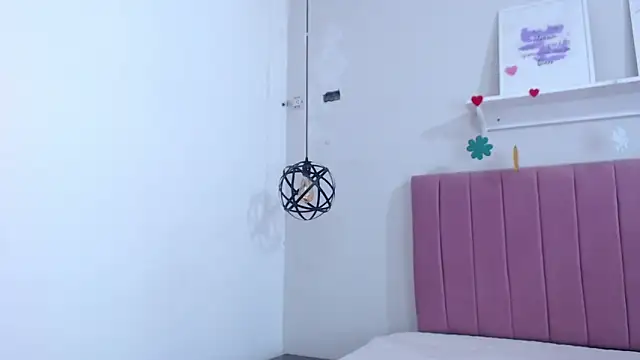 Snapshot of dholcee chatting on 03/18/25, 05:31 dholcee online show from 03/18/25, 05:31