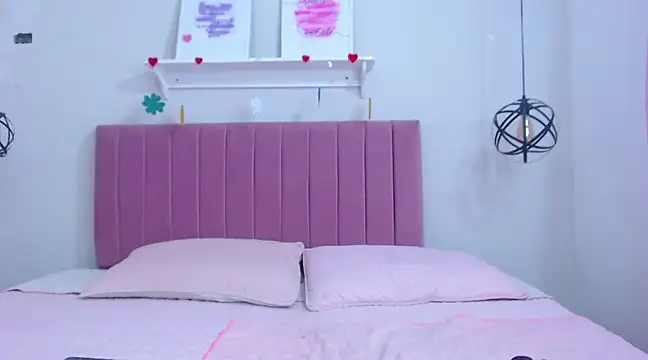 Snapshot of dholcee chatting on 03/20/25, 12:22 dholcee online show from 03/20/25, 12:22