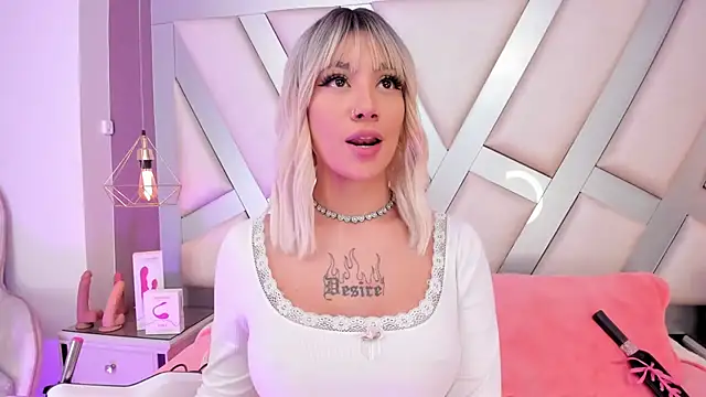 MadissonRey online show from 12/21/25, 02:13