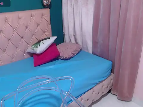 renata milf  online show from 10/29/25, 11:45