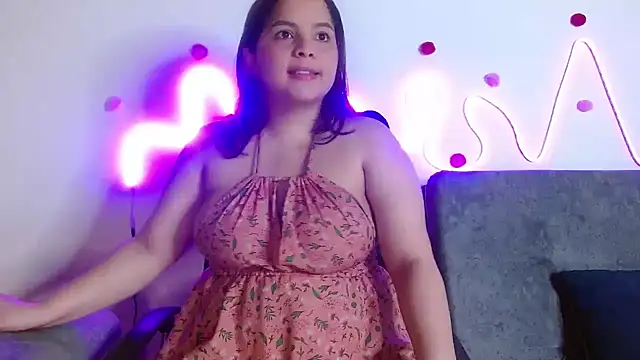 Snapshot of sophia_cute1_1 chatting on 09/18/25, 10:50 sophia cute1 1 online show from 09/18/25, 10:50