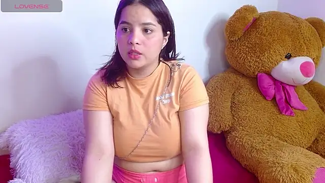 Snapshot of sophia_cute1_1 chatting on 10/09/25, 12:25 sophia cute1 1 online show from 10/09/25, 12:25