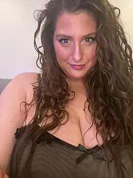 Snapshot of delinadelray chatting on 02/02/25, 01:02 delinadelray online show from 02/02/25, 01:02