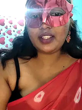 Snapshot of RomeoJuliet345 chatting on 01/06/25, 10:13 RomeoJuliet345 online show from 01/06/25, 10:13