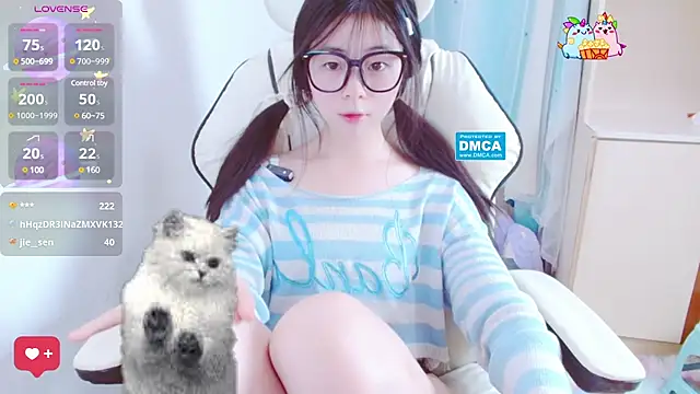 Snapshot of xiyao1314 chatting on 01/08/25, 11:54 xiyao1314 online show from 01/08/25, 11:54