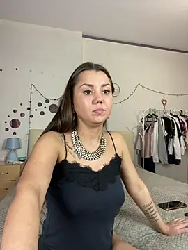 Snapshot of MiraMiss chatting on 12/22/24, 12:16 MiraMiss online show from 12/22/24, 12:16