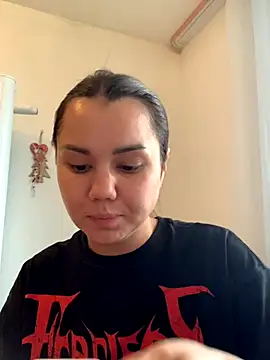 Snapshot of MiraMiss chatting on 10/19/25, 05:52 MiraMiss online show from 10/19/25, 05:52