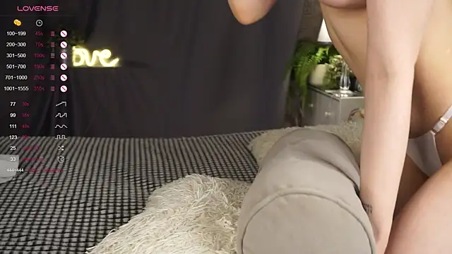 Snapshot of DorisHalsted chatting on 12/10/24, 02:16 DorisHalsted online show from 12/10/24, 02:16