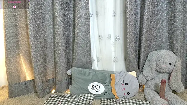 petite paola online show from 12/19/25, 10:17