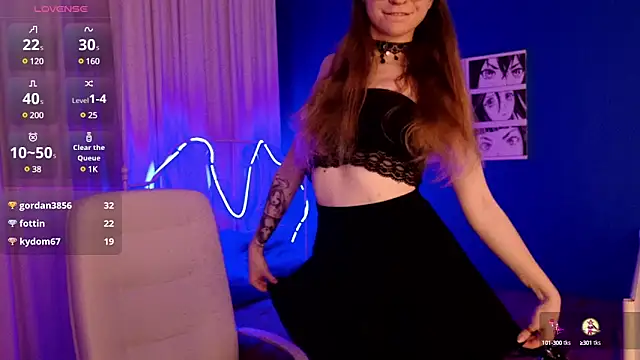 Snapshot of VioletShine chatting on 12/12/24, 12:44 VioletShine online show from 12/12/24, 12:44