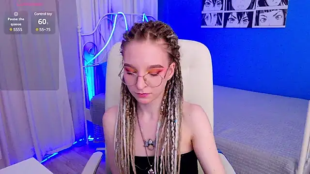 Snapshot of VioletShine chatting on 01/22/25, 02:35 VioletShine online show from 01/22/25, 02:35